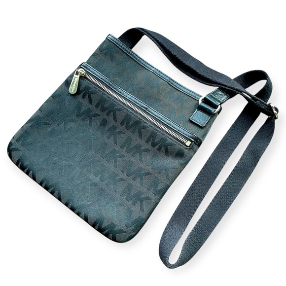 Michael Kors MK Signature Jacquard + Leather Trim Crossbody Shoulder Bag/Purse - Picture 1 of 12